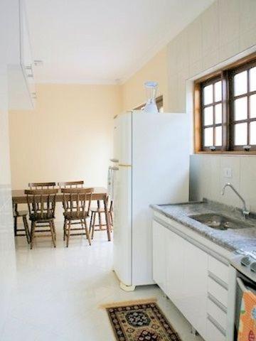 Casa Ampla E Arejada, Com Piscina E Churrasqueira - 03 *