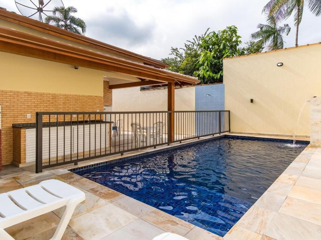 Casa Ampla E Arejada, Com Piscina E Churrasqueira - 03